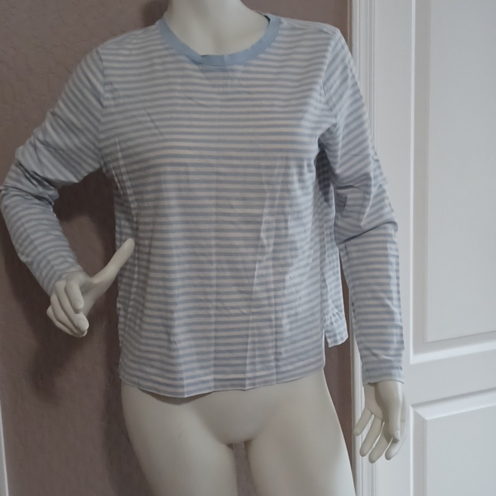 - Loft Womans shirt